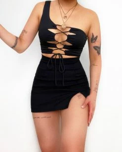 Kameli Boutique Stark Top - Black