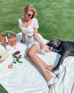 Kameli Boutique Summertime Floral Mini Skirt -Kameli Boutique - shop image 45c39337 e471 4395 b1f1 57c25e5e44ea 800x