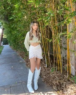 Kameli Boutique Summertime Floral Mini Skirt -Kameli Boutique - shop image da303358 d25e 4cd6 846b 679d856bda14 800x