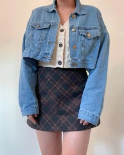 Kameli Boutique Keana Denim Jacket - Blue -Kameli Boutique - shop image f826799a 417e 4fcb 8f50 04e4379aca64 800x